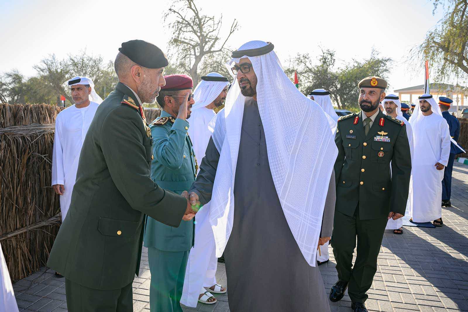 الشيخ محمد بن زايد يحتفل مع القوات المسلحة بالذكرى السابعة والأربعين لتوحيده